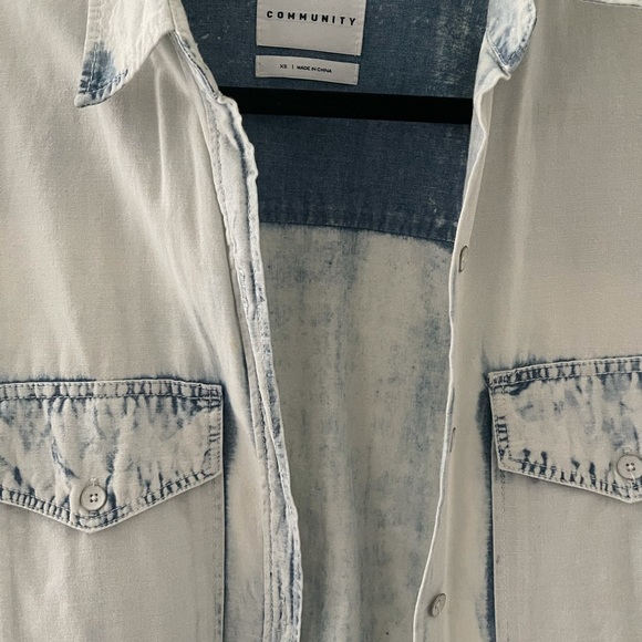 Women’s Aritzia “Community” Brand Top - Picture 2 of 3